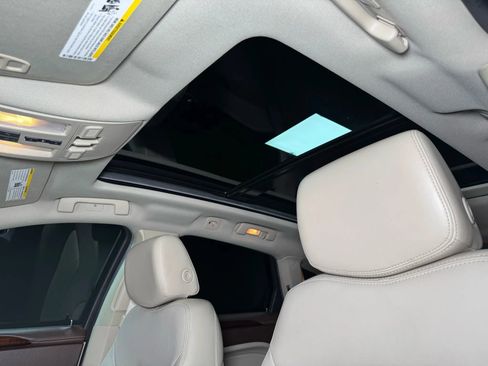 Used 2015 Cadillac SRX Luxury w/ Driver Awareness Package image 39