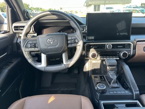 Used 2026 Toyota 4Runner Limited AWD/4WD image 15