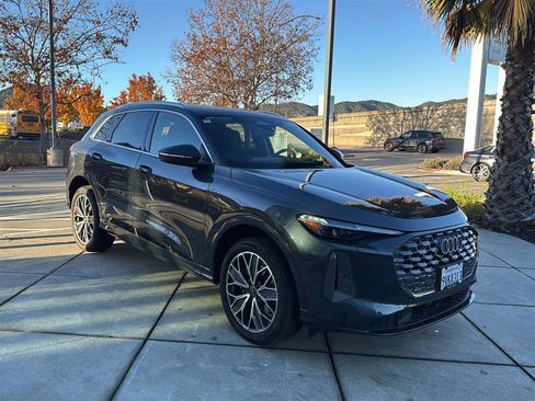 Used 2025 Audi Q5 Premium Plus w/ Premium Plus image 4