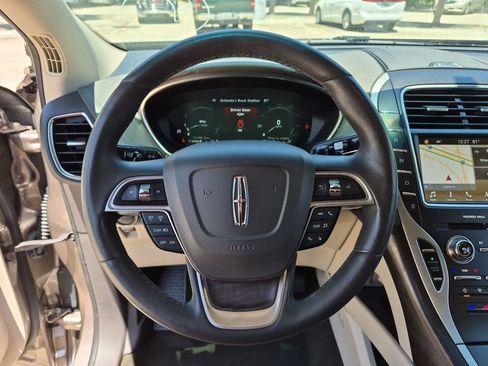 Used 2019 Lincoln Nautilus Reserve w/ Class II Trailer Tow Package FWD image 10