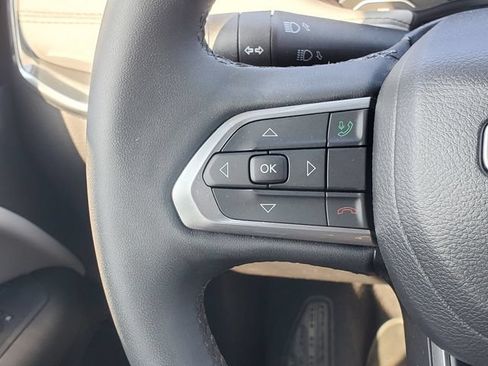Used 2023 Jeep Compass Limited AWD/4WD image 13