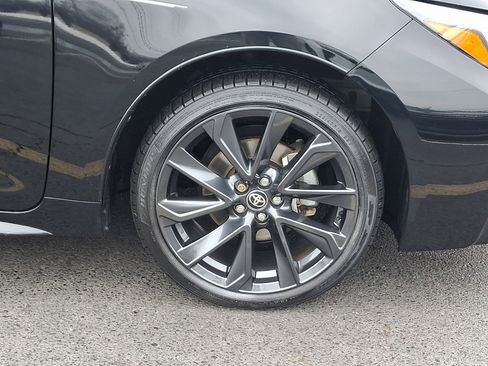 Used 2023 Toyota Corolla SE w/ SE Package image 8