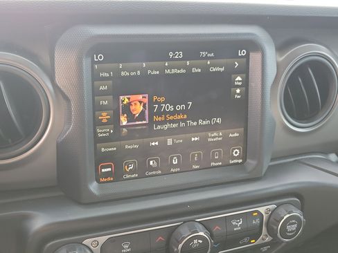 Used 2022 Jeep Wrangler Unlimited Sport image 30