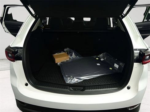 New 2025 MAZDA CX-5 Carbon Edition image 17