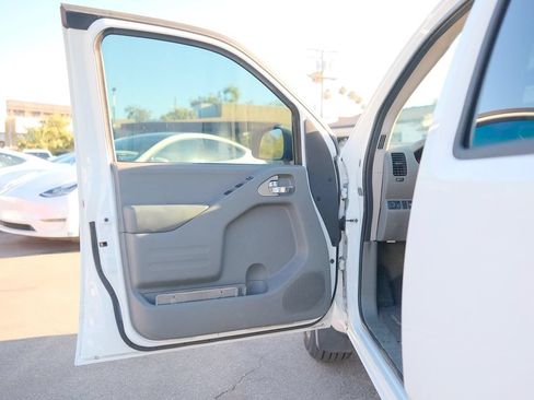 Used 2017 Nissan Frontier SV RWD image 10