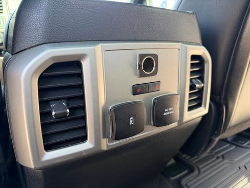 Used 2017 Ford F150 Lariat w/ Equipment Group 502A Luxury AWD/4WD image 11