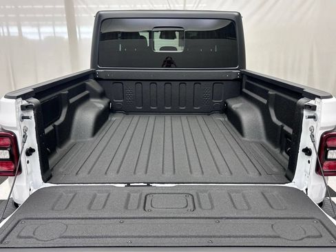 New 2026 Jeep Gladiator Sport AWD/4WD image 9
