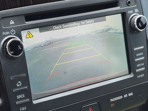 Used 2017 Chevrolet Traverse LT w/ Style and Technology Package FWD image 12