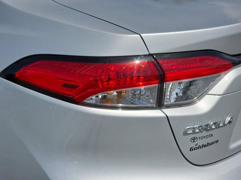 Used 2026 Toyota Corolla LE FWD image 32