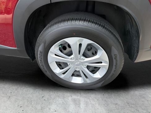 Used 2025 Chevrolet Trax LS FWD image 45