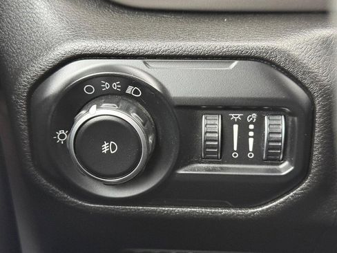 Used 2018 Jeep Wrangler Unlimited Sport image 29