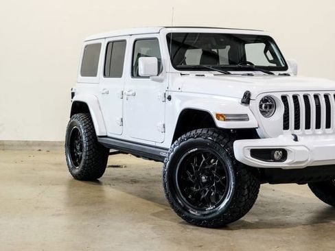 Used 2021 Jeep Wrangler Unlimited Sahara w/ Cold Weather Group AWD/4WD image 21