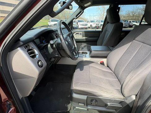 Used 2017 Ford Expedition XLT AWD/4WD image 2