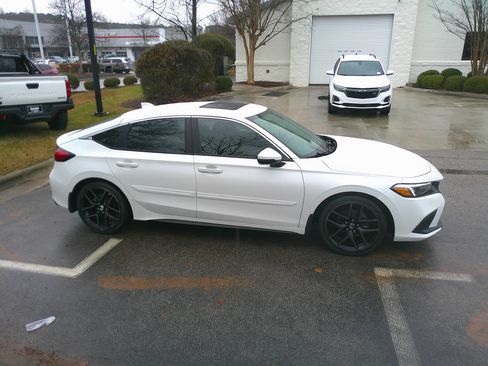 Used 2023 Honda Civic Sport Touring image 13