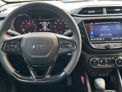 Used 2023 Chevrolet TrailBlazer RS w/ Sun and Liftgate Package image 18