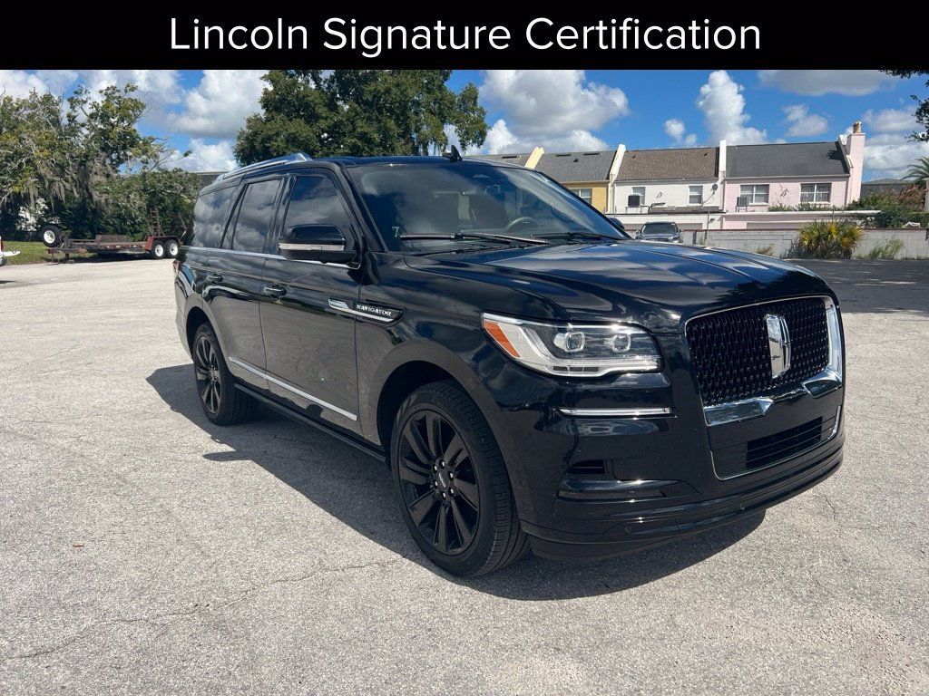 Used 2023 Lincoln Navigator Reserve w/ Monochromatic Package RWD image 1