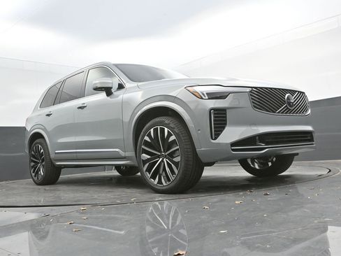 New 2026 Volvo XC90 B6 Plus w/ Protection Package Premier AWD/4WD image 36