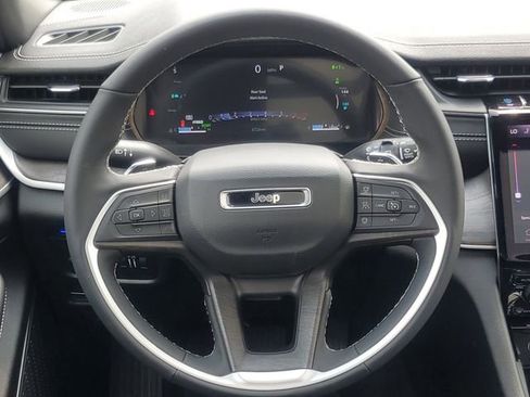 Used 2025 Jeep Grand Cherokee Limited 4xe image 31