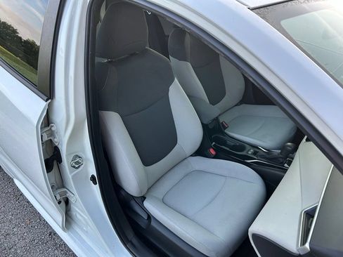 Used 2021 Toyota Corolla L FWD image 16