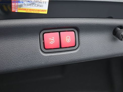 Used 2022 Mercedes-Benz C 300 Sedan w/ Exclusive Trim Package image 40