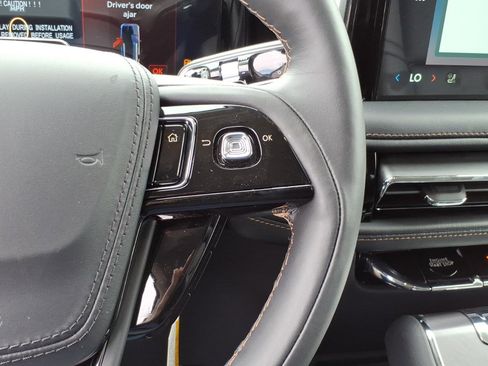 New 2026 Lincoln Aviator AWD image 18