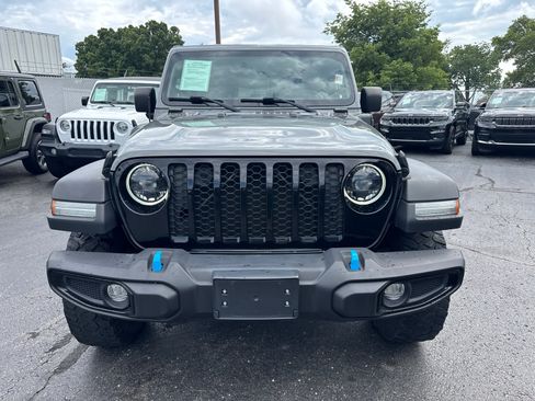 Used 2023 Jeep Wrangler Unlimited w/ Cold Weather Group AWD/4WD image 2
