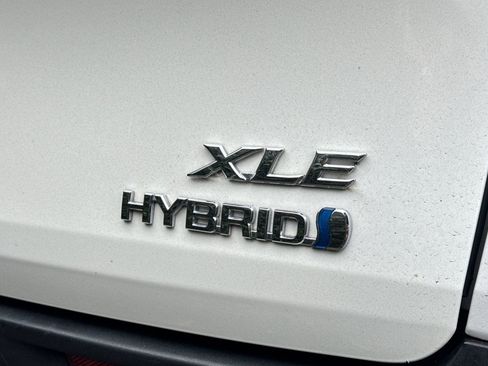 Used 2021 Toyota Sienna XLE w/ XLE Plus Package image 7