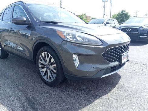 Used 2020 Ford Escape Titanium AWD/4WD image 3