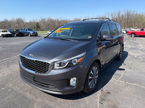 Used 2015 Kia Sedona SX image 2