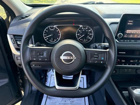 Used 2024 Nissan Rogue SV FWD image 15