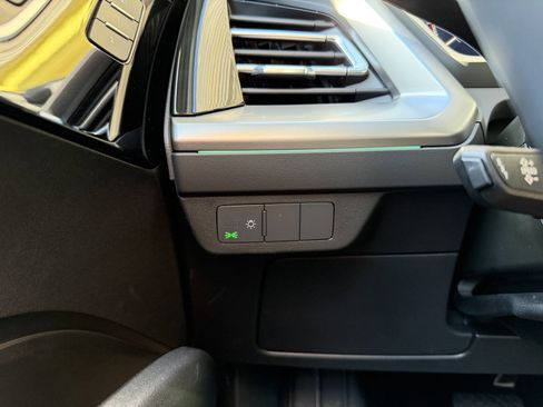 Used 2024 Audi Q4 e-tron Premium Plus w/ Premium Plus image 27