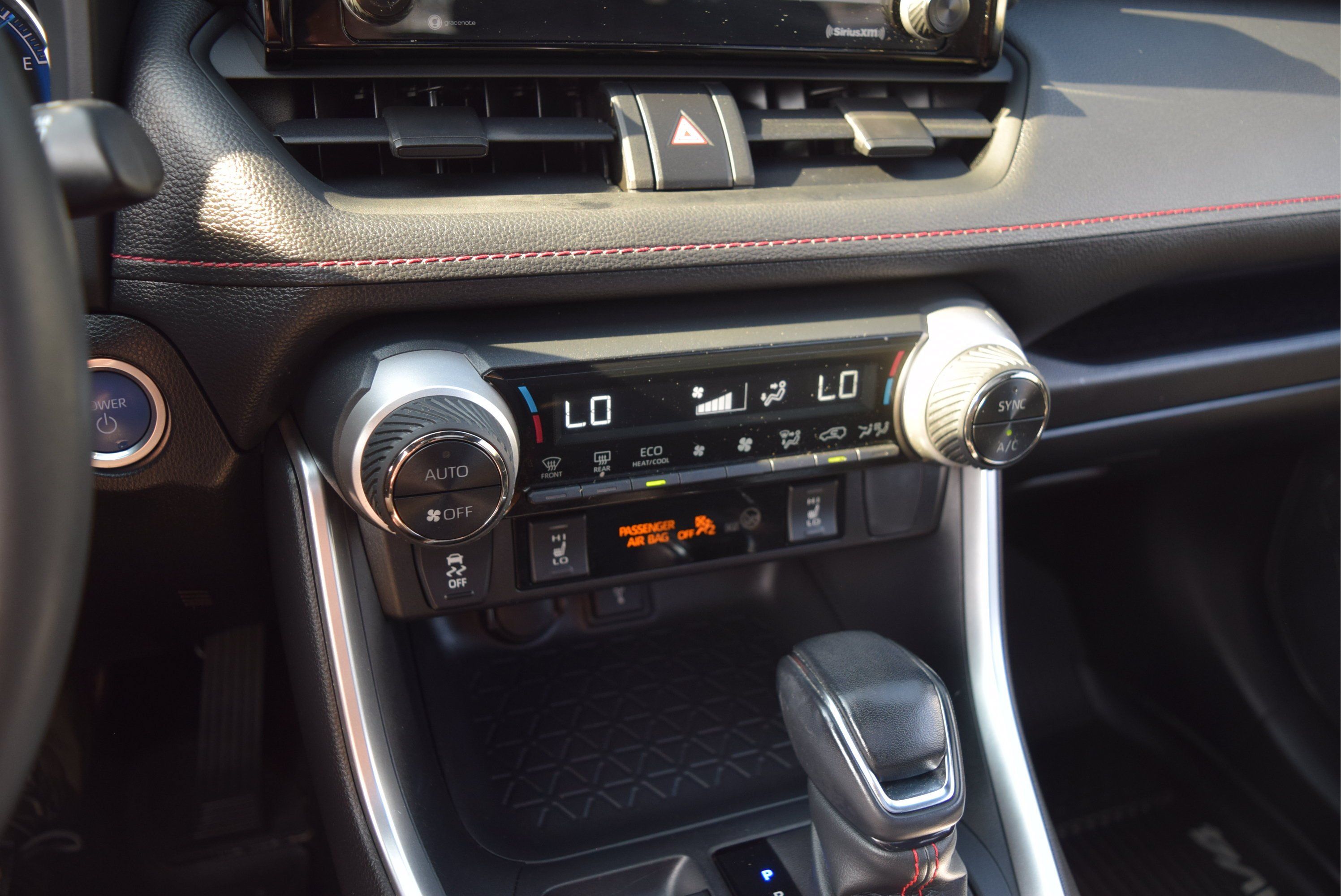 Used 2021 Toyota RAV4 SE w/ Weather & Moonroof Package AWD/4WD image 17