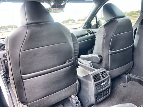 Certified 2022 Honda Pilot Black Edition image 13