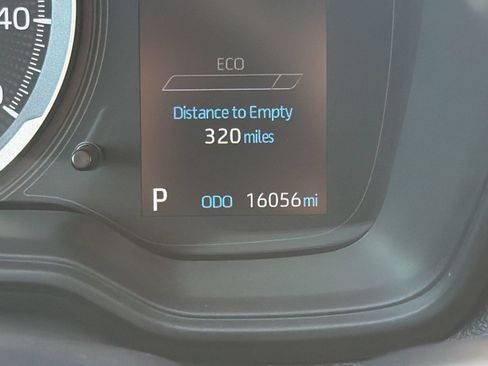 Used 2022 Toyota Corolla Cross LE w/ Moonroof Package FWD image 25