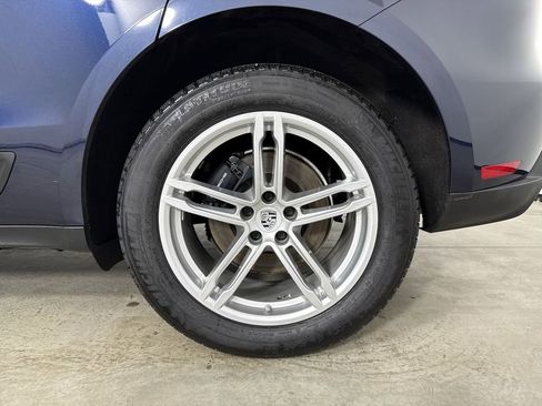 Certified 2022 Porsche Macan AWD/4WD image 14