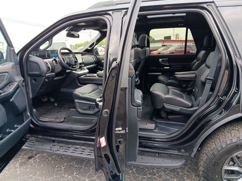 Used 2025 Ford Expedition Tremor AWD/4WD image 12