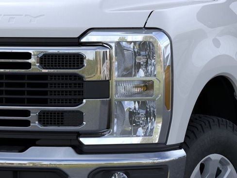 New 2025 Ford F350 XLT w/ FX4 Off-Road Package AWD/4WD image 18