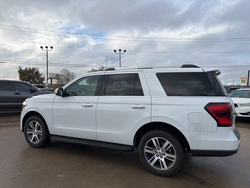 Used 2024 Ford Expedition Limited image 8