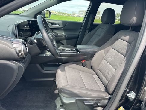 Used 2025 Chevrolet Equinox LT image 16