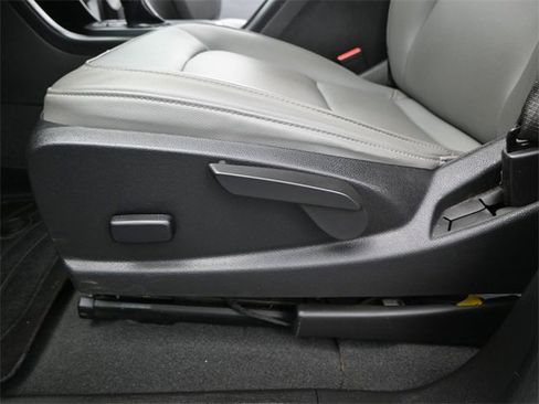 Used 2022 Chevrolet Colorado W/T image 11