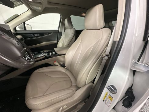 Used 2022 Lincoln Nautilus Reserve AWD/4WD image 11