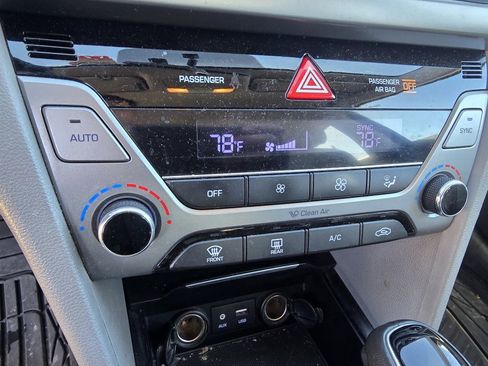 Used 2017 Hyundai Elantra SE w/ SE A/T Tech Package 03 image 19