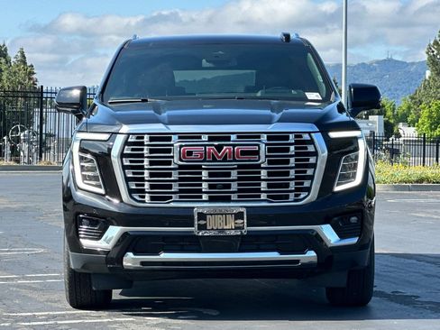 Used 2025 GMC Yukon Denali AWD/4WD image 9