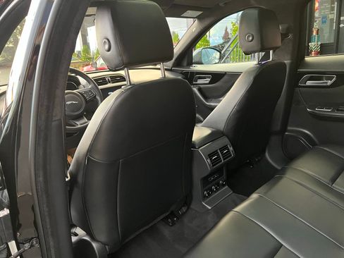 Used 2020 Jaguar F-PACE Premium image 21