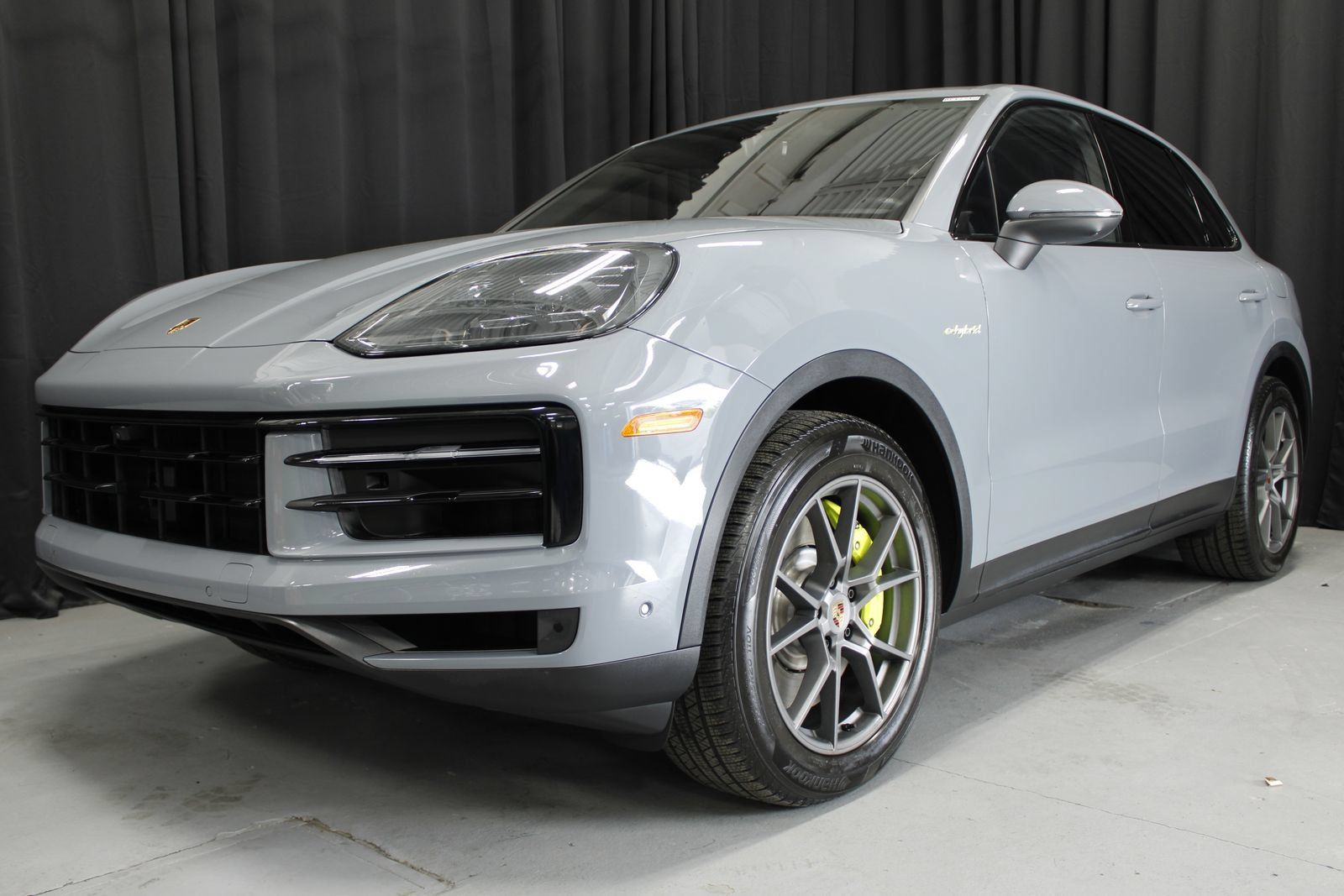 Certified 2026 Porsche Cayenne E-Hybrid AWD/4WD image 8