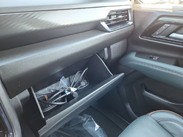 Used 2025 GMC Yukon AT4 w/ LPO, Floor Liner Package AWD/4WD image 49