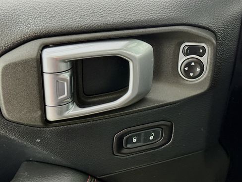 Used 2018 Jeep Wrangler Unlimited Rubicon image 21