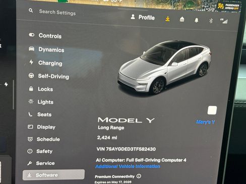Used 2026 Tesla Model Y 2WD image 3