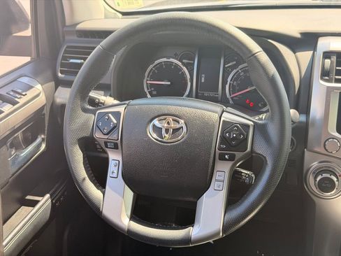 Used 2020 Toyota 4Runner Limited AWD/4WD image 18