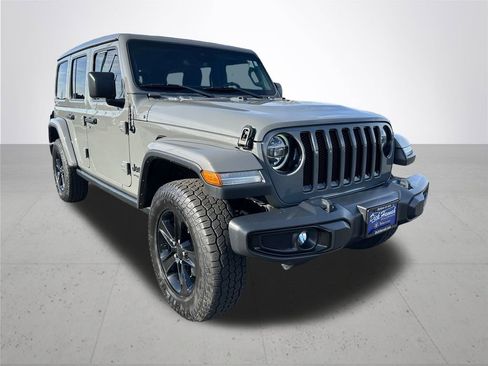 Used 2019 Jeep Wrangler Unlimited Sahara image 5